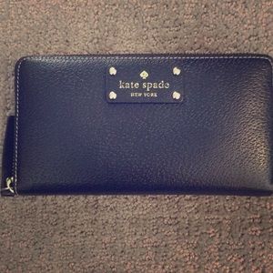 Kate spade wallet- great condition
